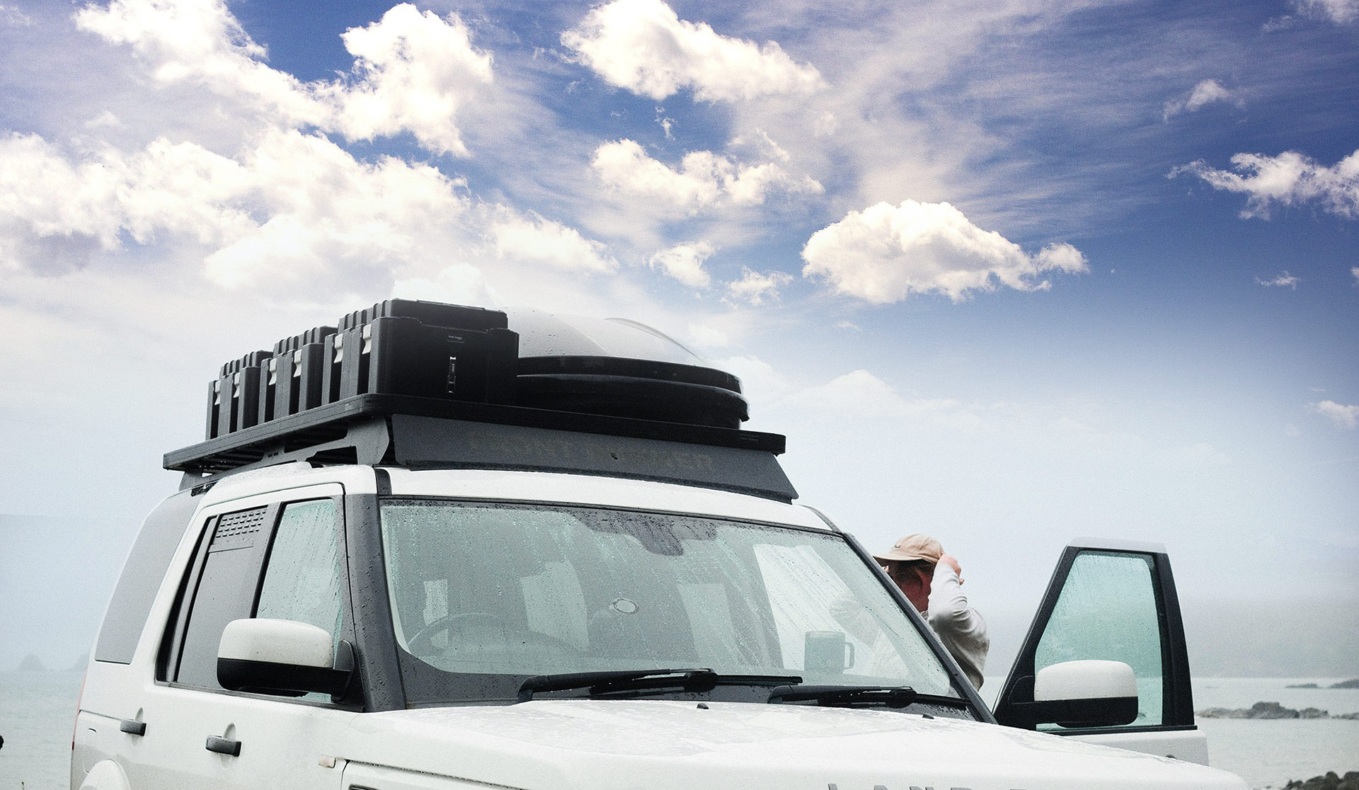 Launching a New B2C Roof Rack Range Through Offshore Design and Supply Transformation